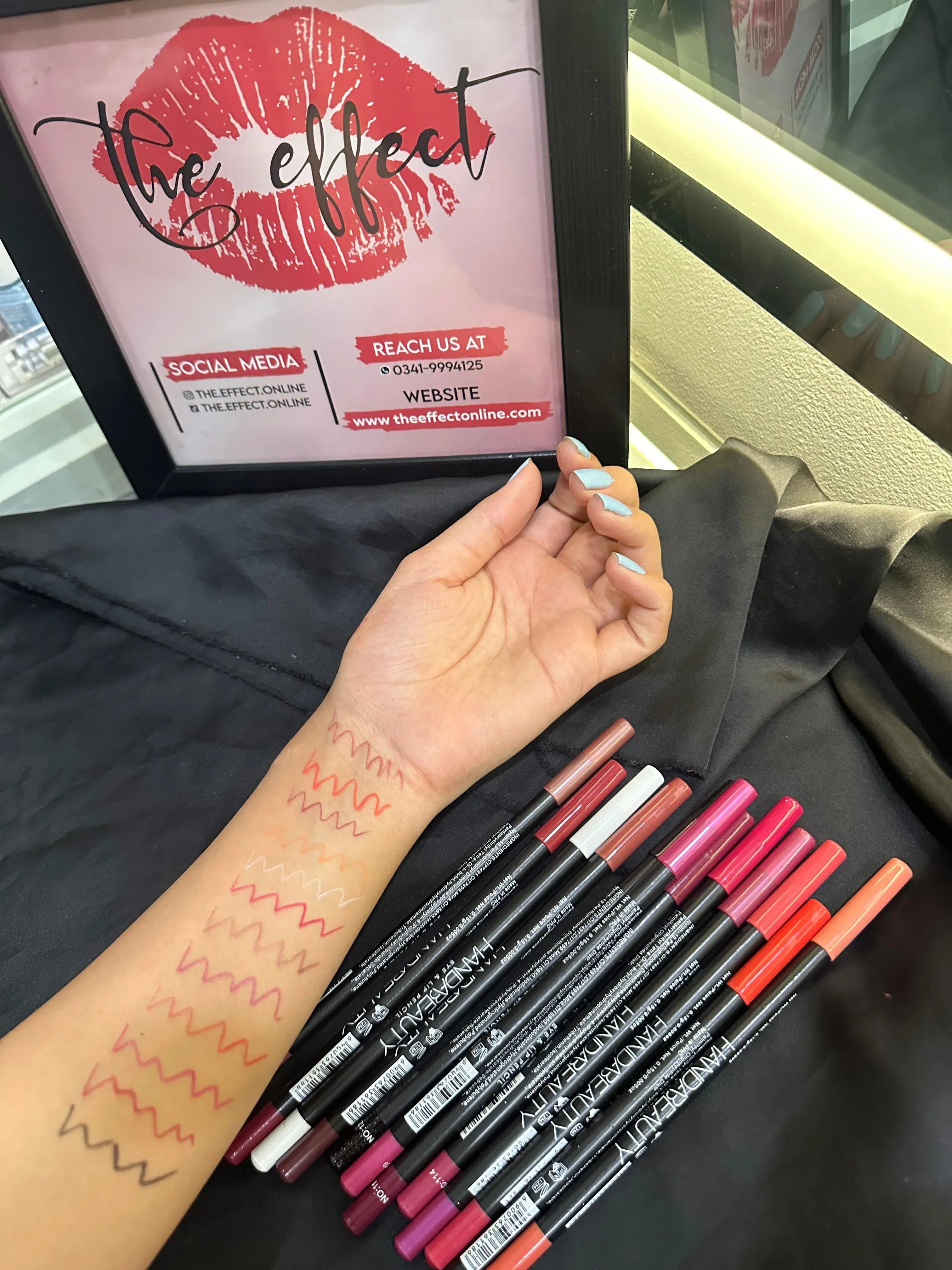 12 Huda beauty Lip & Eye pencils