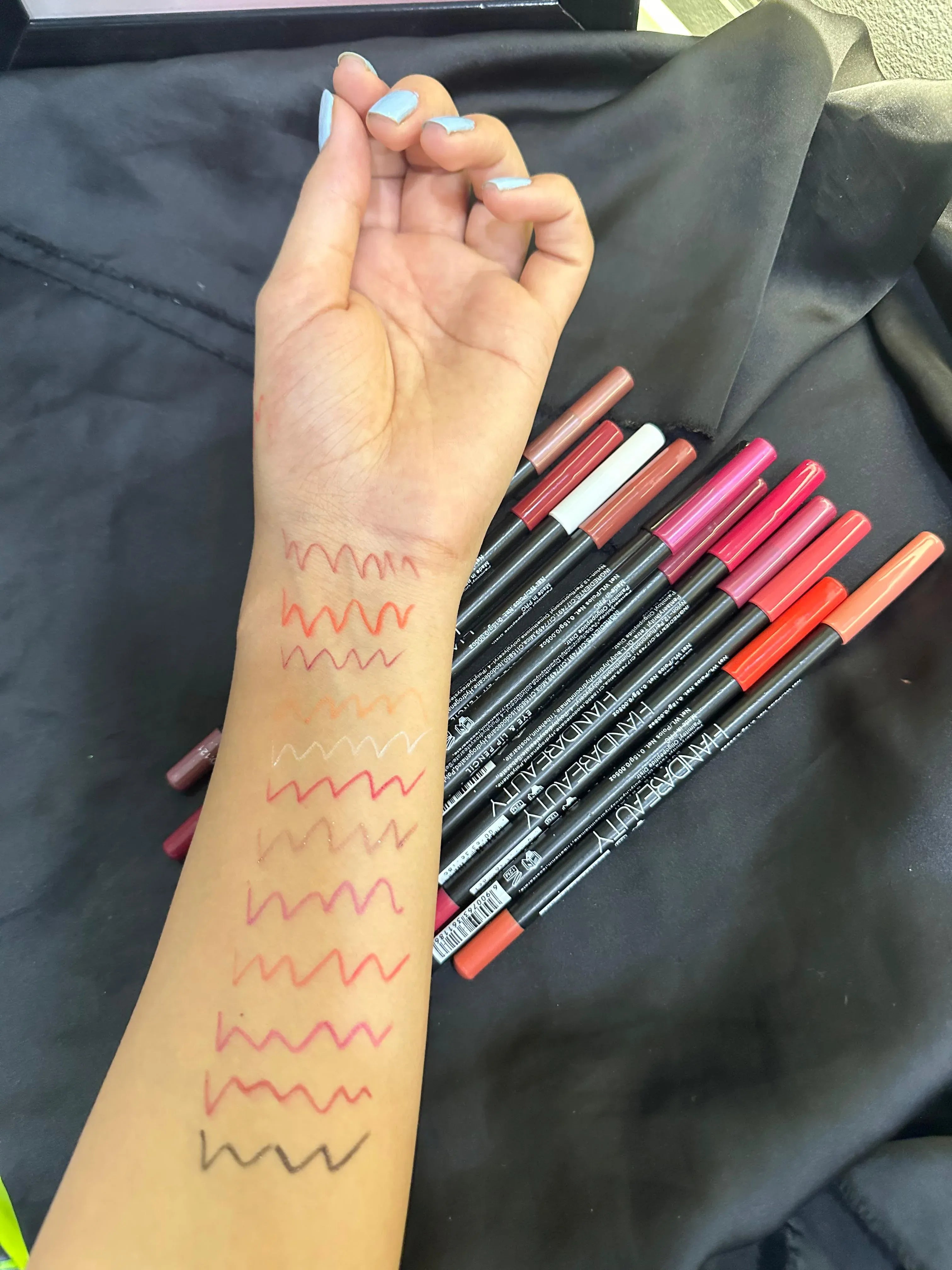 12 Huda beauty Lip & Eye pencils