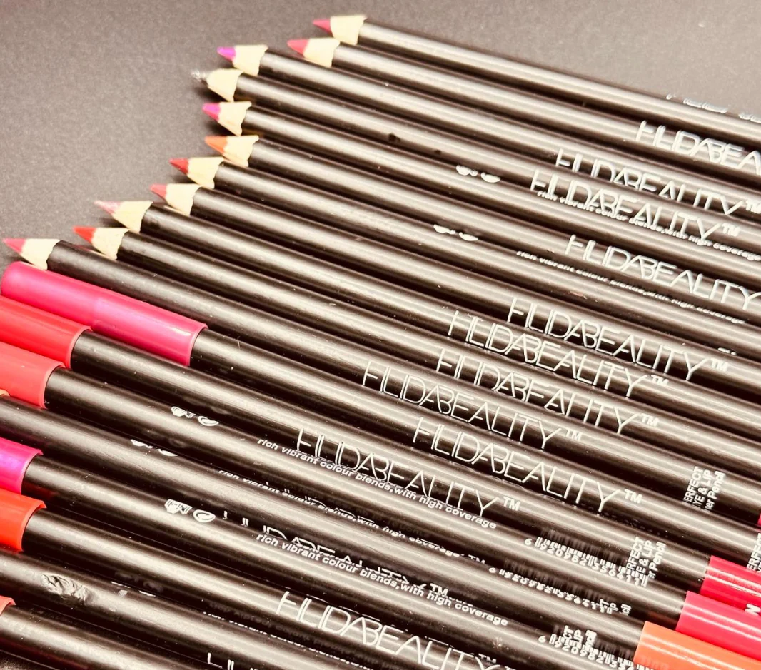 12 Huda beauty Lip & Eye pencils